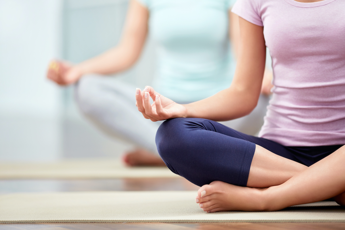 Fit um 8 - YOGA Fit um 8 - YOGA